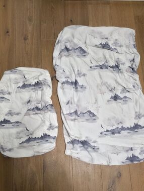 Oilo Crib Sheet and Changing Pad Cover